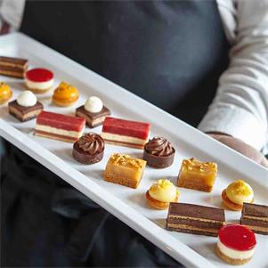 Saint Germain Petit Fours