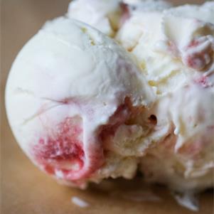 Rasp Cheesecake Ice Cream (5Ltr)